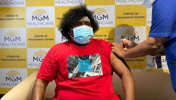 Yogi Babu: முதல் தவணை தடுப்பூசி செலுத்திக் கொண்டார் நடிகர் யோகி பாபு title=