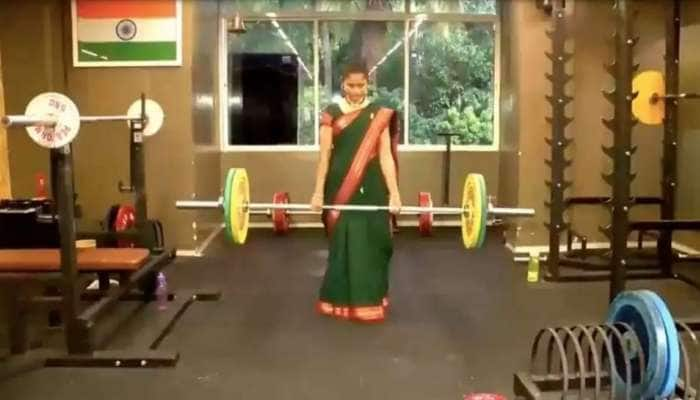 Superwoman: சேலை அணிந்து அசால்டாய் உடற்பயிற்சி சாகசம் செய்யும் டாக்டரின் வைரல் வீடியோ title=