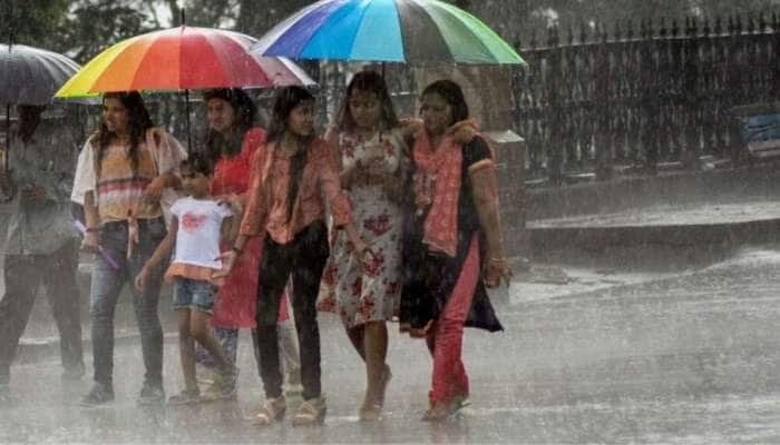 TN Weather: இந்த மாவட்டங்களில் இடி மின்னலுடன் கூடிய கனமழை பெய்யும்-IMD title=