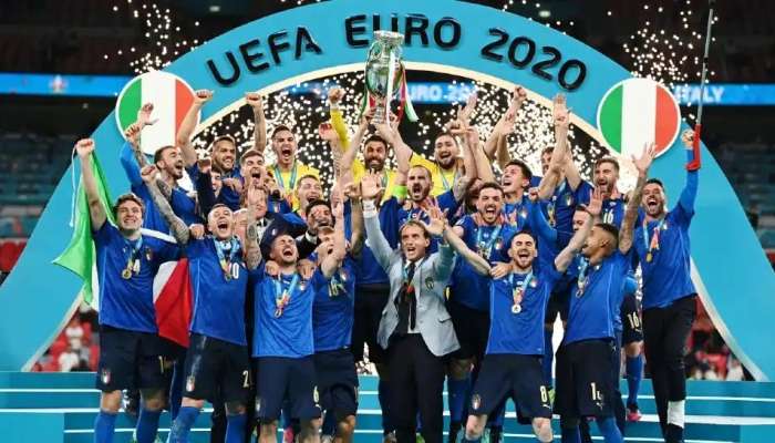 Euro 2020: இங்கிலாந்தை வீழ்த்தி கோப்பையை வென்றது இத்தாலி அணி title=