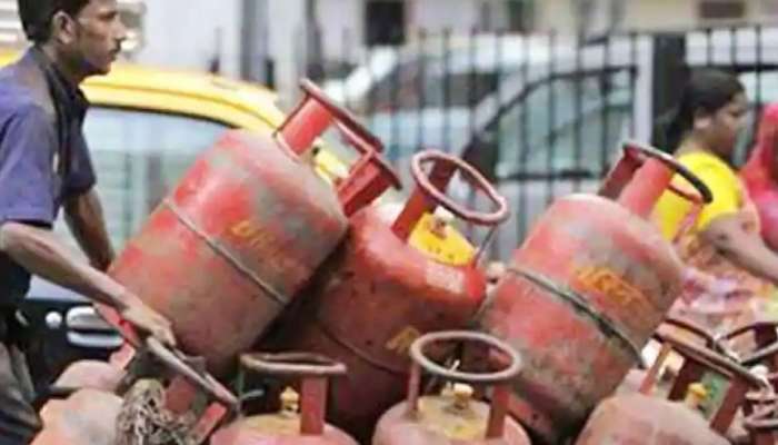 LPG Gas Cylinder Price: அதிரடியாக சிலிண்டர் விலை உயர்வு
