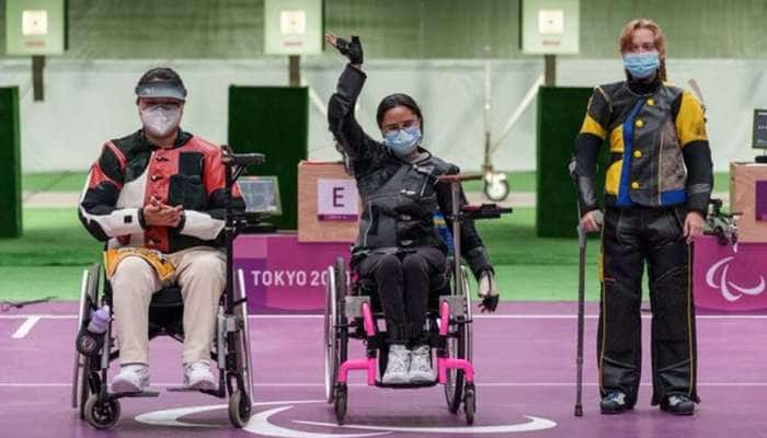 Tokyo Paralympics 2021 துப்பாக்கிச் சுடும் போட்டிகளில் தங்கம் வென்றார் அவனி லெகாரா title=