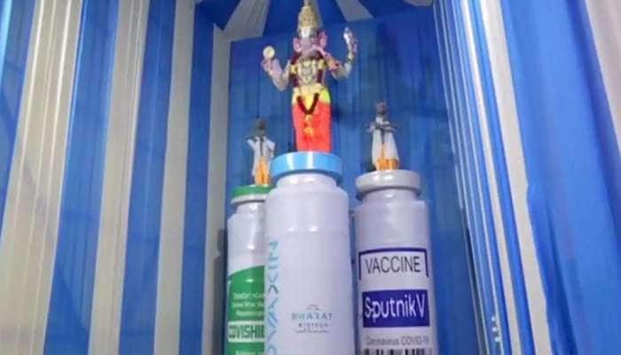 COVID Vaccination: தடுப்பூசி கணபதியாக அவதாரம் எடுத்த விக்ன விநாயகர்