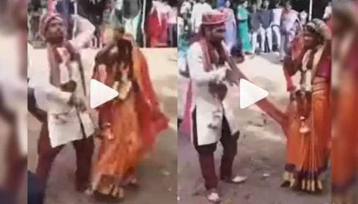 நடுரோட்டில் பொண்ணும் மாப்பிளையும் செய்த வேலையை பாருங்கள் -Video Viral