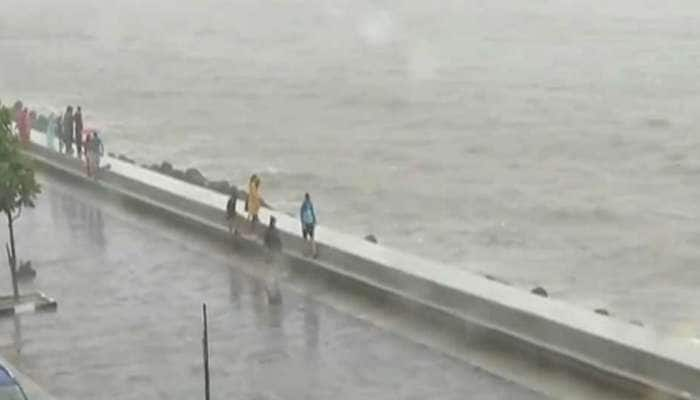 Kerala Devastating Rain: கேரள கனமழை நடத்தும் கோரதாண்டவம்....  இடுக்கி நிலச்சரிவில் 7 பேர் மாயம் title=