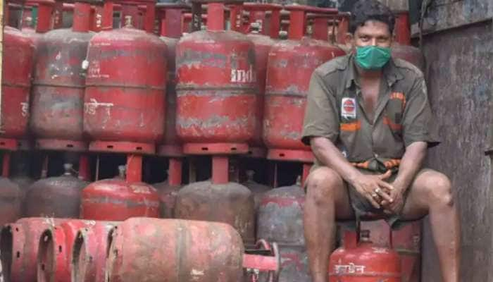 LPG CNG Prices Hike: உயர்கிறது CNG மற்றும் PNG விலை; வெளியான அதிர்ச்சித் தகவல் title=