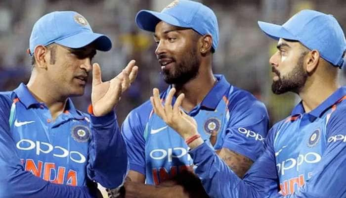 ஹர்திக் பாண்டியாவை திருப்பி அனுப்ப BCCI முடிவு.. காப்பாற்றிய  MS Dhoni title=