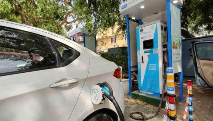 EV Chargers: எலக்ட்ரிக் வாகனத்திற்கான சார்ஜர்களை வீட்டிலேயே நிறுவலாம்..!!!