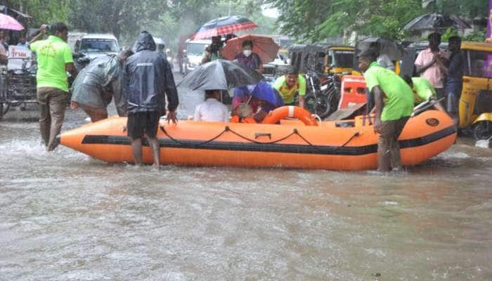 மிரட்டும் மழை! சென்னை பாதுகாப்பு கருதி சுரங்கப்பாதைகள் போக்குவரத்து நிறுத்தம் title=