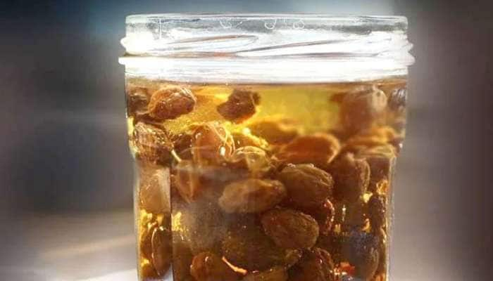 Raisin Water: நீரில் ஊற வைத்த உலர் திராட்சையின் அற்புத நன்மைகள்