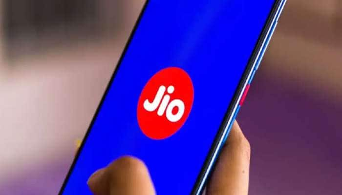 தனிவழியில் Jio, வியப்பில் Airtel மற்றும் Vodafone Idea