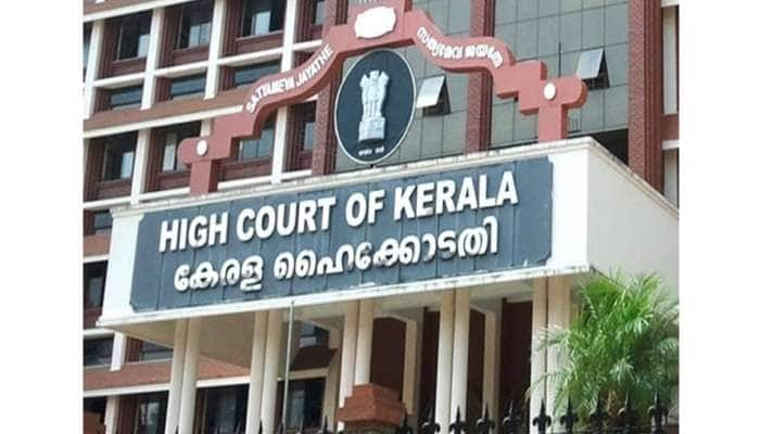 Kerala HC: கோவிட் தடுப்பூசி சான்றிதழ் வழக்கு தள்ளுபடி! 1 லட்ச ரூபாய் அபராதம்