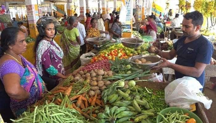 Sri Lanka: மிளகாய் ரூ. 710/கிலோ, உருளை ரூ. 200/கிலோ, நிதி நெருக்கடியால் தத்தளிக்கும் இலங்கை