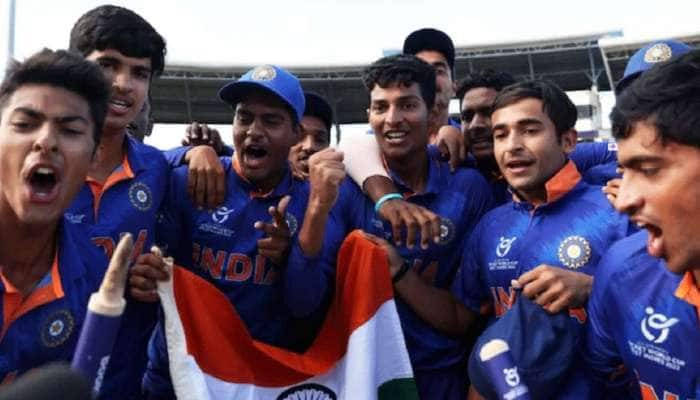 U-19 உலகக் கோப்பை அணிக்கான கஜானாவைத் திறந்த BCCI, வீரர்கள் மீது பண மழை title=