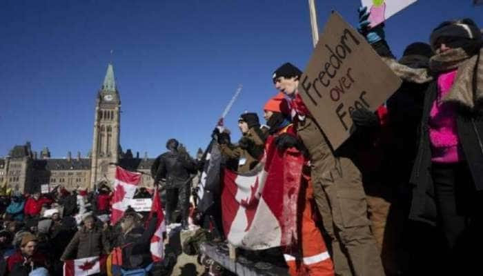 Canada Protest: கனடாவில் வலுக்கும் போராட்டம்; ஒடாவாவில் அவசர நிலை பிரகடனம் title=