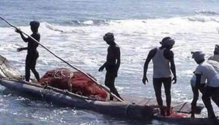 Fishermen vs Sri Lanka: தமிழக மீனவர்கள் 16 பேரை கைது செய்த இலங்கை கடற்படை title=