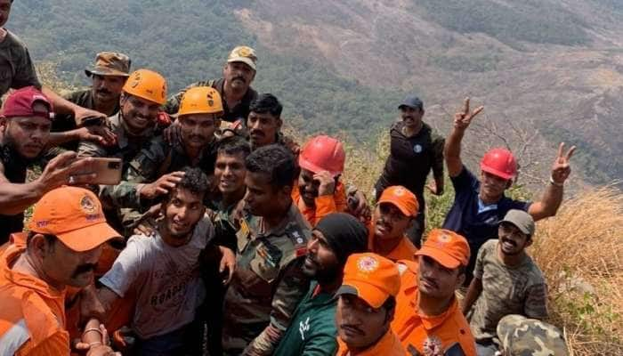 Rescue operation: மலம்புழாவில் பாறையில் சிக்கித் தவித்த கேரள இளைஞர் மீட்கப்பட்டார் title=