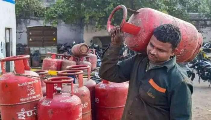 வீட்டு உபயோகத்திற்கான எல்பிஜி சிலிண்டர் விலை 50 ரூபாய் அதிகரித்தது