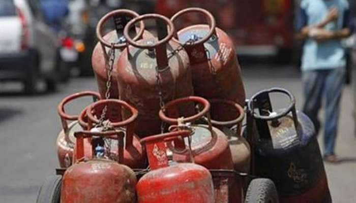 LPG சிலிண்டர்களின் விலை குறைந்தது: புதிய விலை விவரம் இதோ