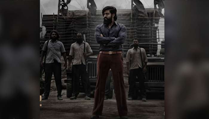 KGF: Chapter 2: வெறும் 12 மணி நேரத்தில் 1 லட்சத்திற்கும் அதிகமான டிக்கெட் விற்பனை!