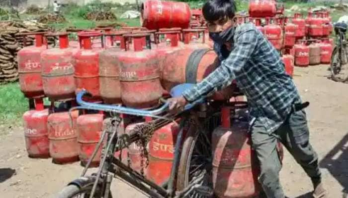 LPG Cylinder Price 1 May 2022: சிலிண்டர் விலை உயர்வு