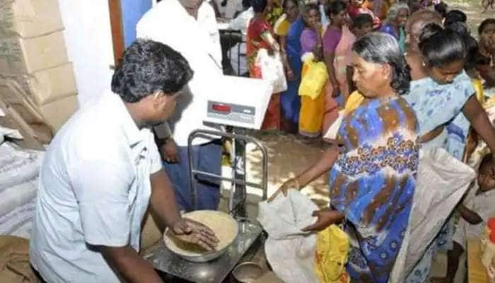 Ration Card: முக்கிய விதி மாற்றம், அடுத்த மாதம் முதல் புதிய ரூல் அமல்