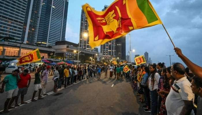 Sri Lanka Crisis: பாலியல் தொழிலுக்கு தள்ளப்படும் பெண்கள்; நெஞ்சை உருக்கும் அவல நிலை  title=