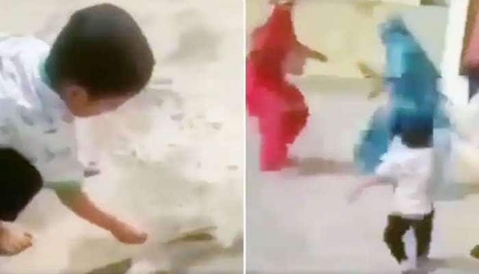 Cute Child Viral Video: Boy catches Lizard, Scares Mother, Netizens amused
