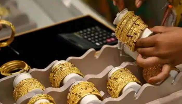 Gold Rate: ரூ.200 குறைந்த தங்கம் விலை! இன்றைய தங்கம், வெள்ளி விலை நிலவரம்! title=