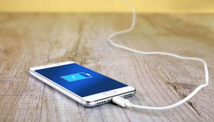 Mobile Charging: மின்னல் வேகத்தில் மொபைல் சார்ஜ் ஆக 5 டிப்ஸ்