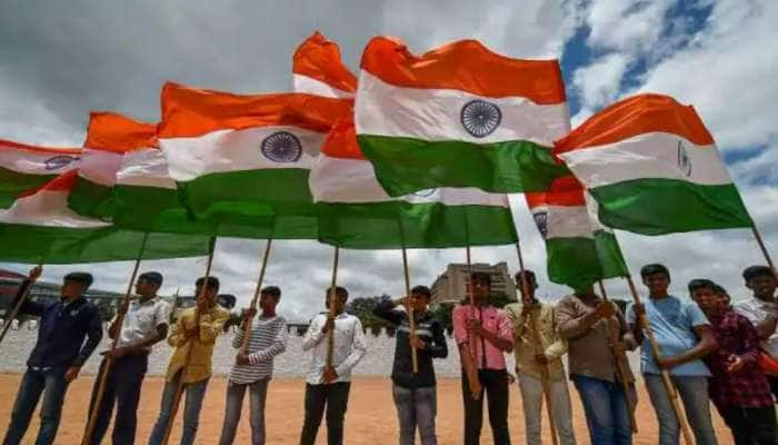 Happy Independence Day 2022: சுதந்திர தினத்தில் வாழ்த்து சொல்ல சிறந்த கவிதைகள்!