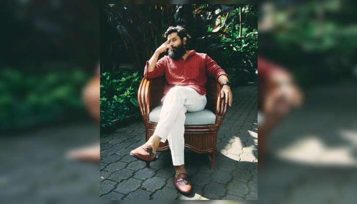 ஆதித்த கரிகாலனின் அசத்தல் லுக் - புகைப்படங்கள்