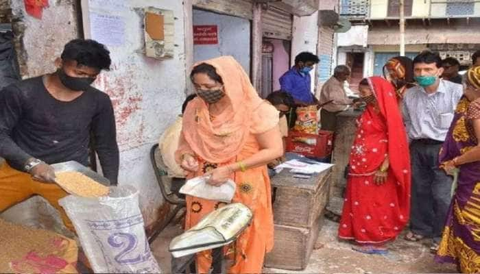 இலவச ரேஷன் வாங்குபவர்களுக்கு லாட்டரி; அசத்தல் தீபாவளி பரிசு title=