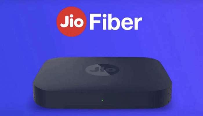 Jio Fiber அசத்தும் நன்மைகள்: 300 Mbps வேகம், இலவச Netflix, Amazon Prime  title=