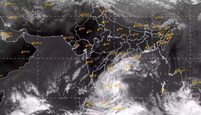  Cyclone Mandous Live: பலத்த காற்று, வெளுத்த மழை - மாமல்லபுரத்தில் கரையை கடந்தது மாண்டஸ் புயல் title=