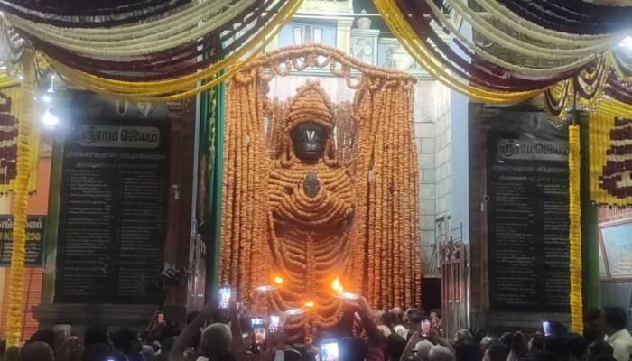 Hanuman Jayanti : 1,00,008 வடை மாலைகளுடன் நாமக்கல் ஆஞ்சநேயர் - கடும் பனியிலும் பக்தர்கள் தரிசனம்
