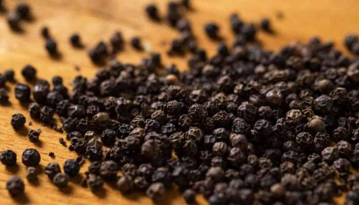 Black Pepper: சளி, கபம், மூச்சுத்திணறலை ஓட ஓட விரட்டும் கருப்பு மிளகு