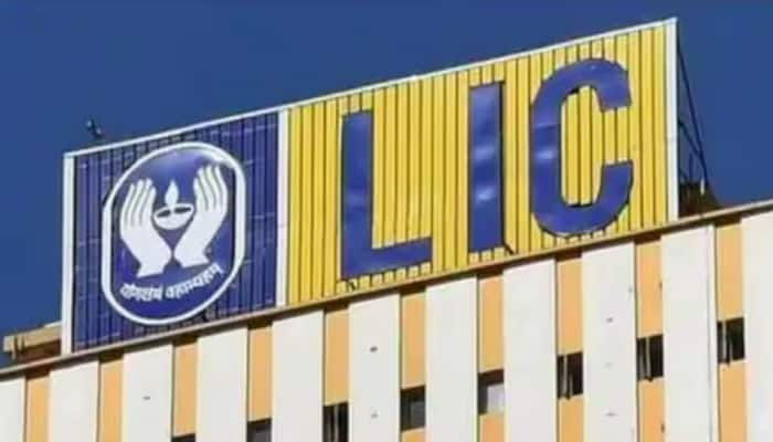 LIC Recruitment 2023: மிஸ் பண்ணாதிங்க... LIC-ல் மாதம் ரூ. 50 ஆயிரம் சம்பளத்தில் வேலை!