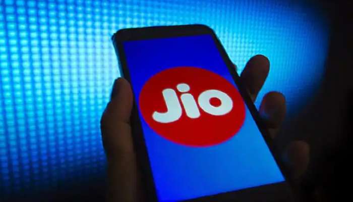 Jio New Plan: புயலை உண்டாக்கும் ஜியோவின் புதிய ரீச்சார்ஜ் திட்டம்: 90 நாட்களுக்கு 225 ஜிபி டேட்டா title=