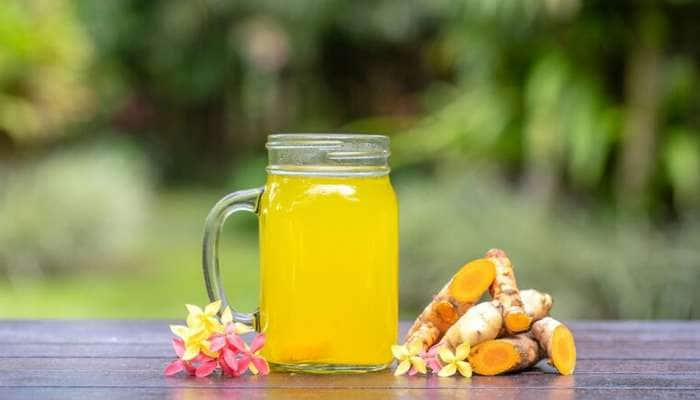 Turmeric Water: தினமும் மஞ்சள் கலந்த தண்ணீர், வெயிட் ஏறவே ஏறாது title=