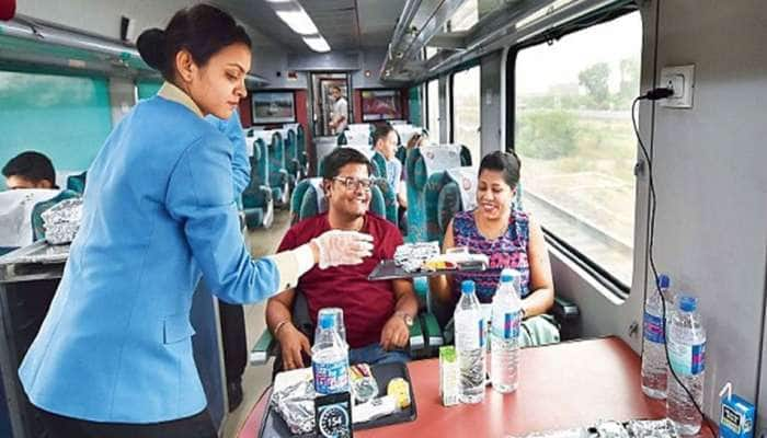 Indian Railways: ரயிலில் வெறும் சைவ உணவுகள்..பயணிகளுக்கு ஜாக்பாட்