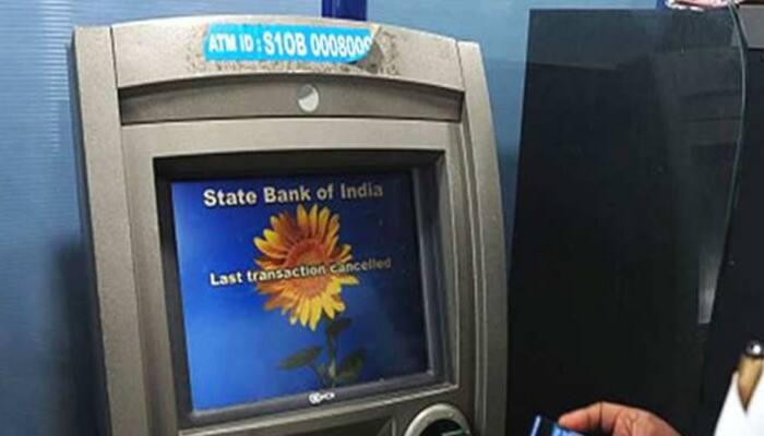 இனி ATM-இல் பணம் எடுக்க கார்டு மட்டும் போதாது... இதுவும் வேண்டும் - புதிய விதி என்ன தெரியுமா? title=