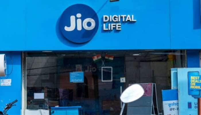 Reliance Jio Plans: 11 மாதங்களுக்கு இனி ரீச்சார்ஜ் கவலையில்லை - ஜியோவின் மலிவான பிளான்..!