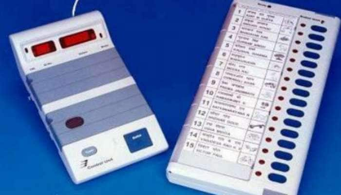 EC: தென்னாப்பிரிக்காவில் பயன்படுத்தப்பட்ட EVM கர்நாடக தேர்தலில்? வதந்திக்கு நடவடிக்கை அவசியம் title=