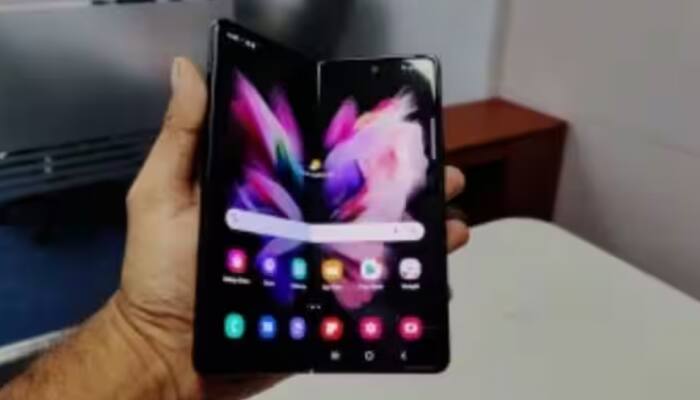 இப்போ இதுதான் டிரெண்ட்... இந்தியாவில் அறிமுகமாக உள்ள சிறந்த Foldable Smartphones இதோ!