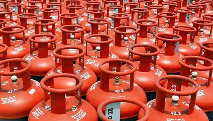 LPG வாடிக்கையாளர்களுக்கு அதிர்ச்சி செய்தி! சிலிண்டர் விலை உயர்வு! 