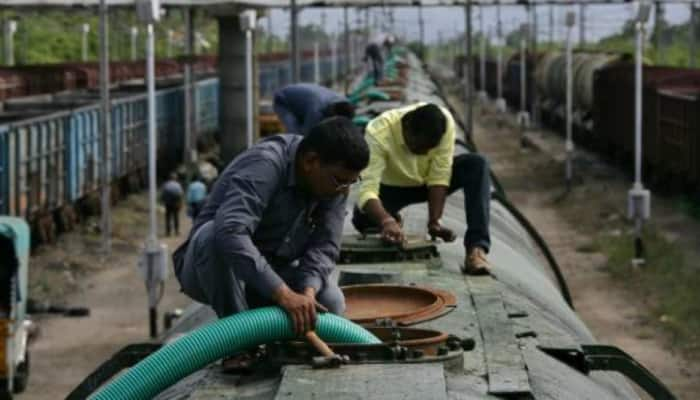 Indian Railways: சிக்கனத்தில் இறங்கும் ரயில்வே... பயணிகளுக்கு இதனால் பலன்கள் என்ன?