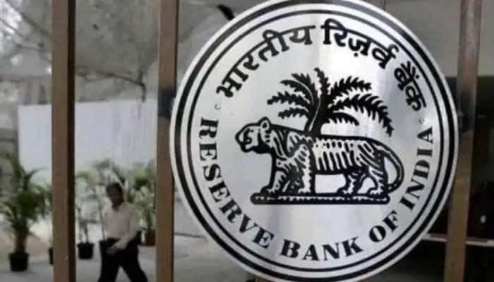 வங்கிகளுக்கு RBI புதிய விதி: இனி இதற்கு அபராதம் விதிக்க முடியாது... வாடிக்கையாளர்கள் ஹேப்பி!! title=