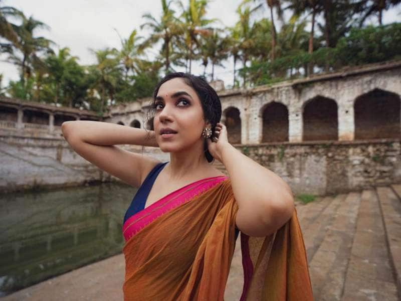 Ritu Varma images: இணையத்தை கலக்கும் ரிது வர்மாவின் லேட்டஸ்ட் படங்கள்! 