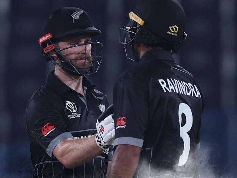 PAK vs NZ: பாகிஸ்தான் பவுலிங்கை பஞ்சராக்கிய கருப்பு படை.... முரட்டு அடி